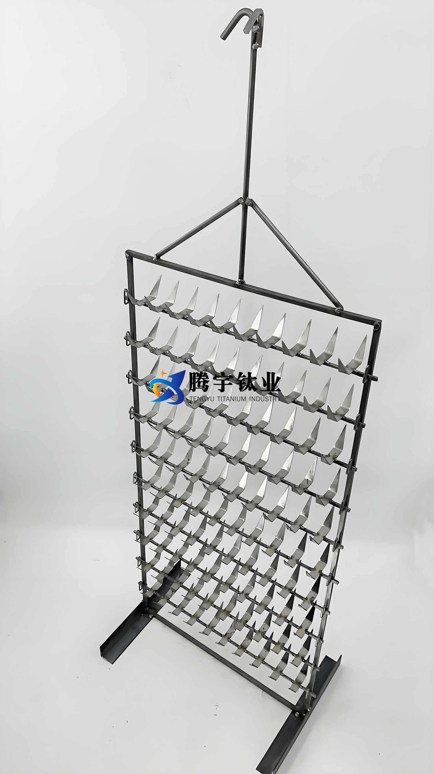 電鍍化工醫(yī)療等領域用鈦掛具的表面處理工藝與選型方法 電鍍化工醫(yī)療等領域用鈦掛具的表面處理工藝與選型方法